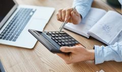 Role of a simple interest calculator in personal loan budget planning